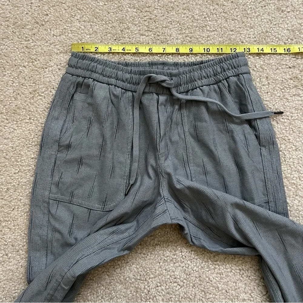 Athleta Farallon Printed Jogger Pants Women’s Size 2P Gray S/657547 $89 Active,